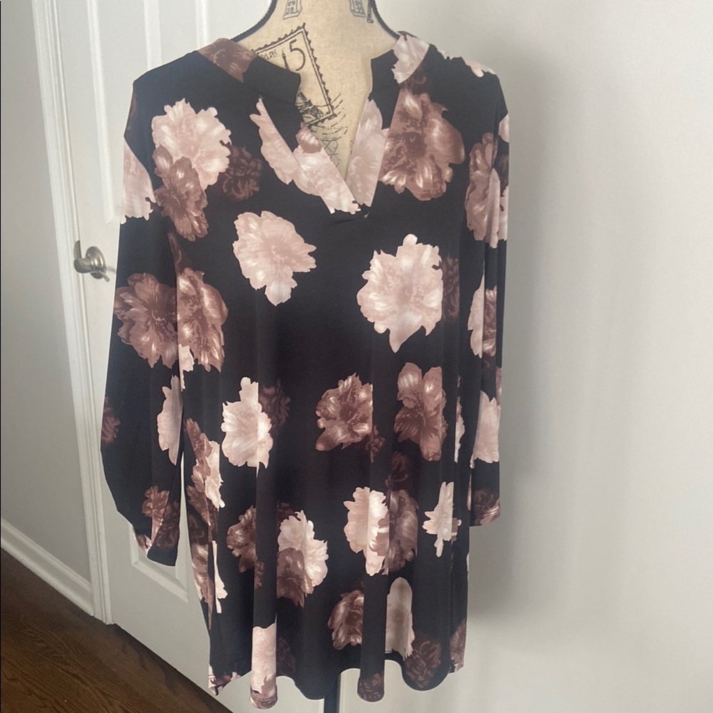 Scarlett Black and Pink 3/4 Sleeve Notched Collar Tunic